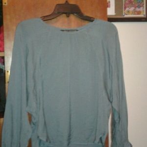 Long sleeves grey shirt